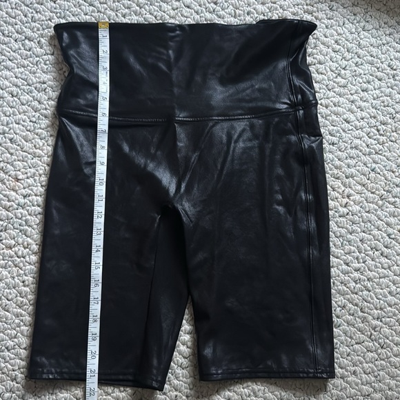 SPANX Black Bike Shorts - Picture 4 of 6